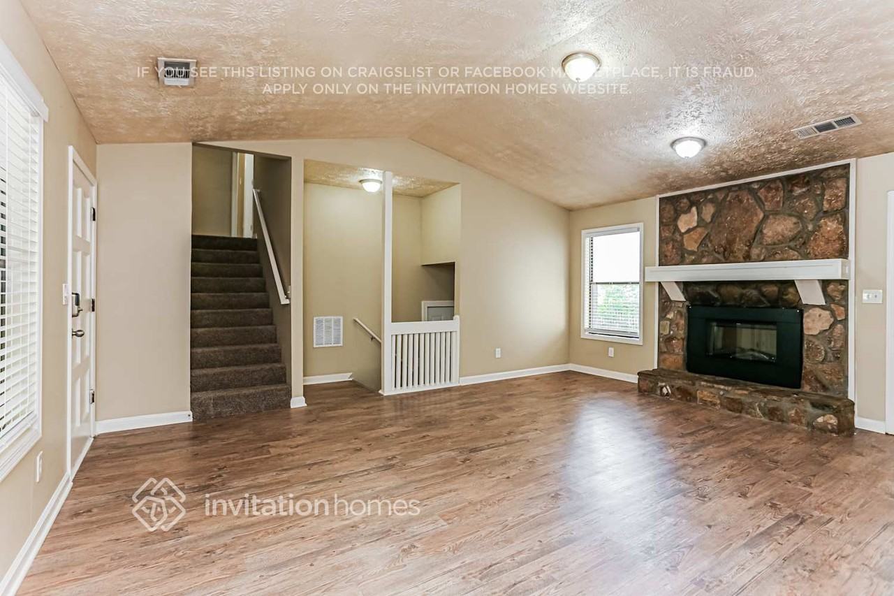 4821 Chapelle Ct - Photo 4 of 18