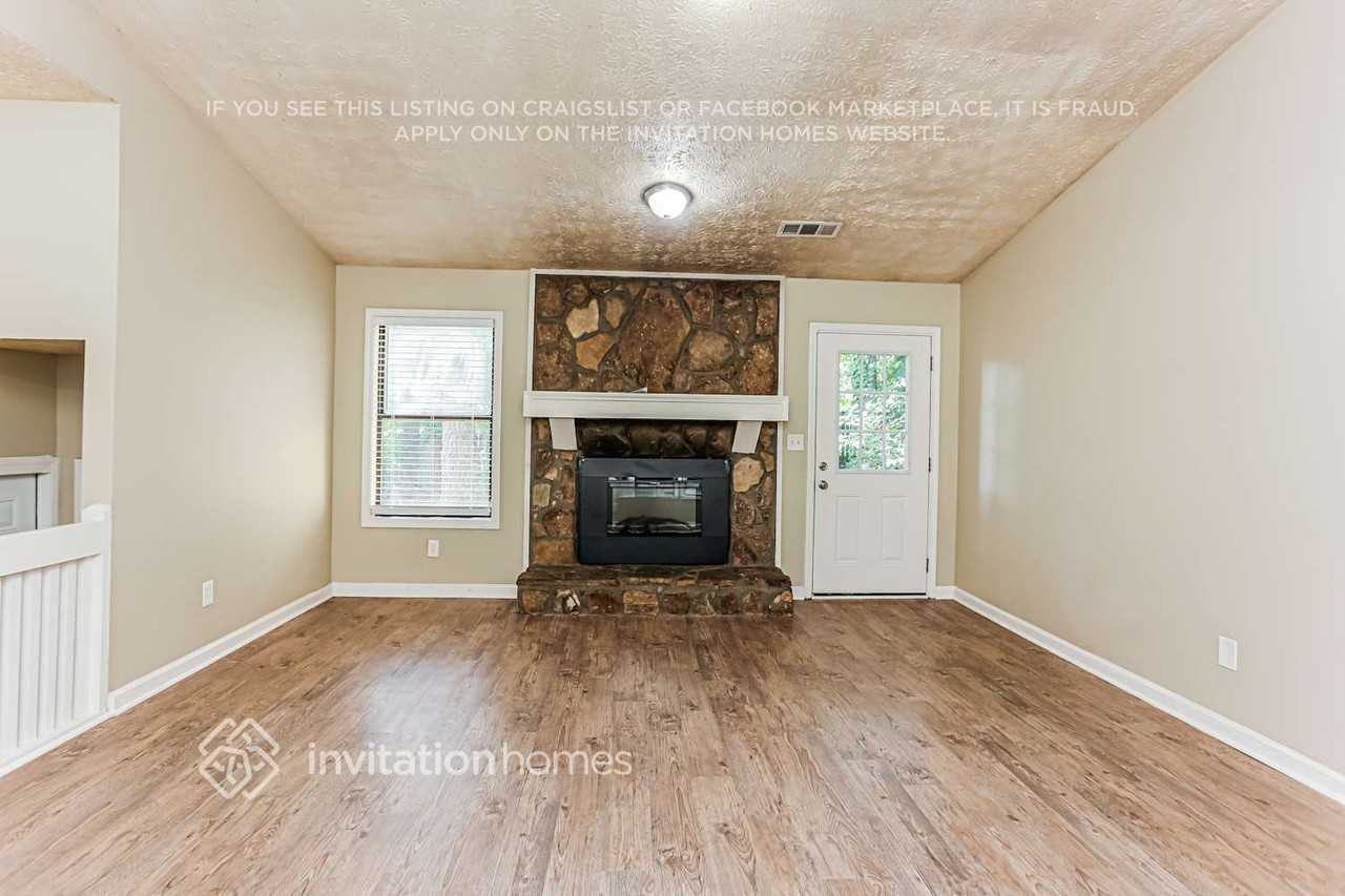 4821 Chapelle Ct - Photo 5 of 18