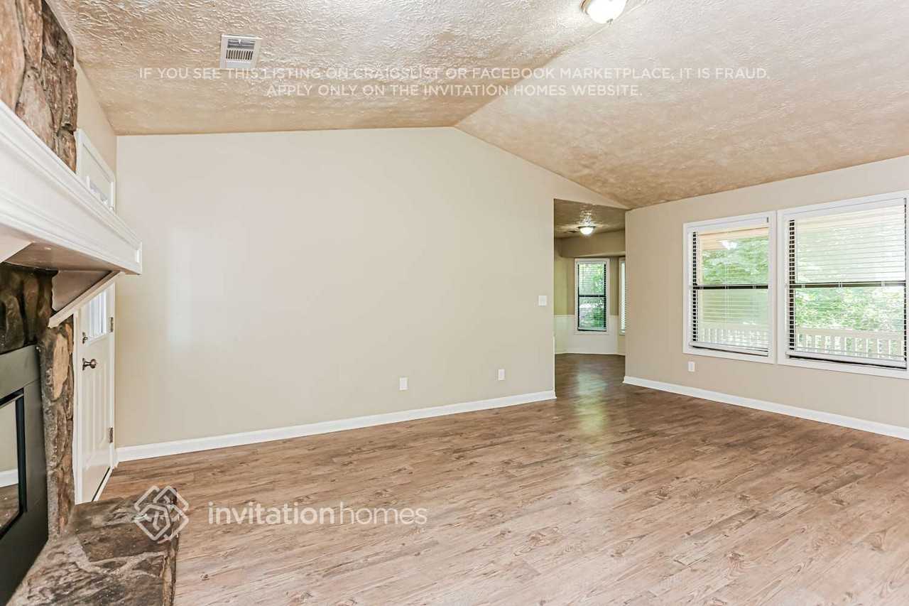 4821 Chapelle Ct - Photo 6 of 18