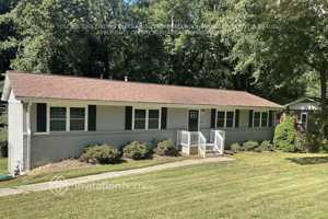 featured image of 3782 Lake Dr Se