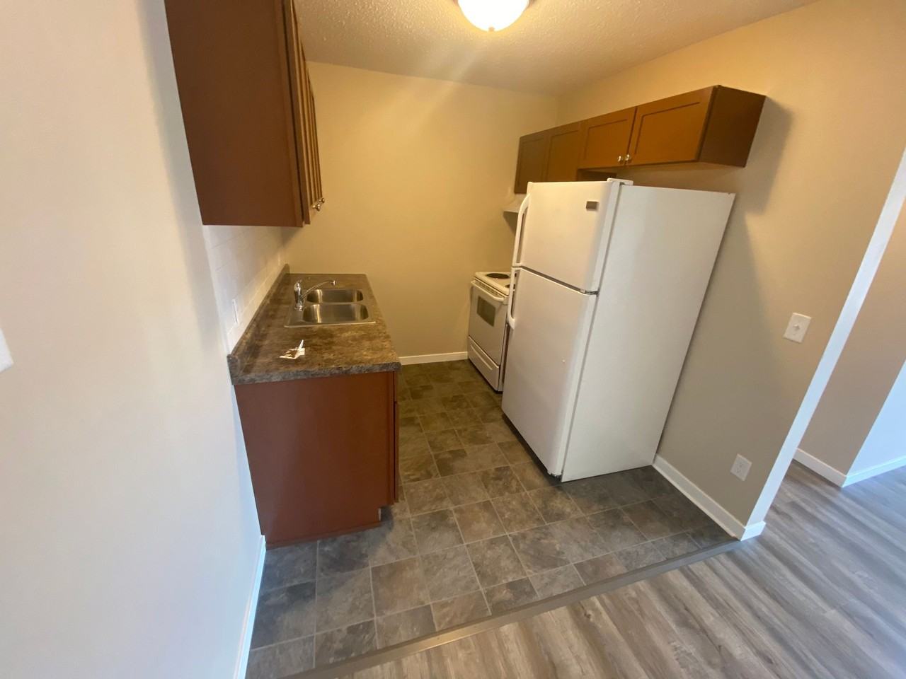 Beverly on 7th - Photo 3 of 31