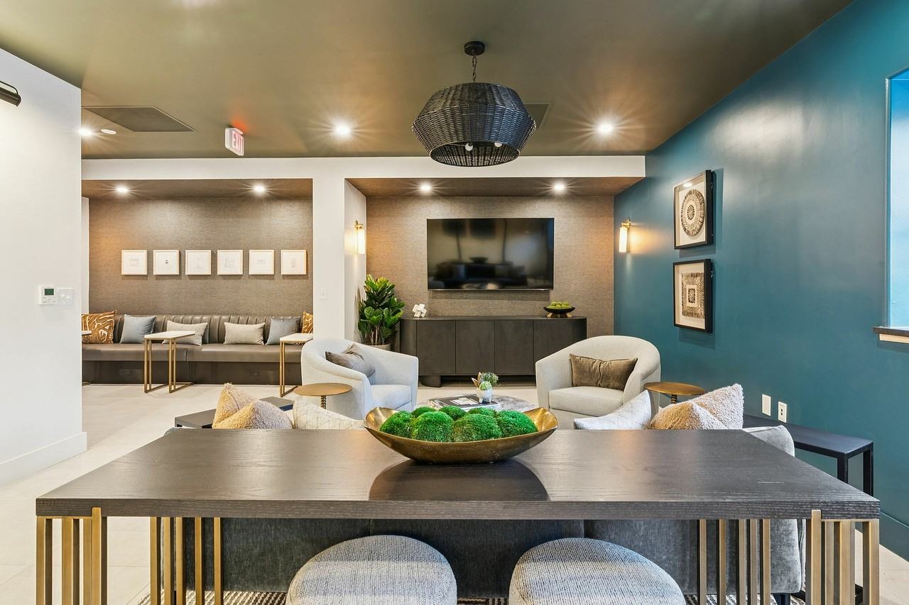 Thames Point - Photo 4 of 31