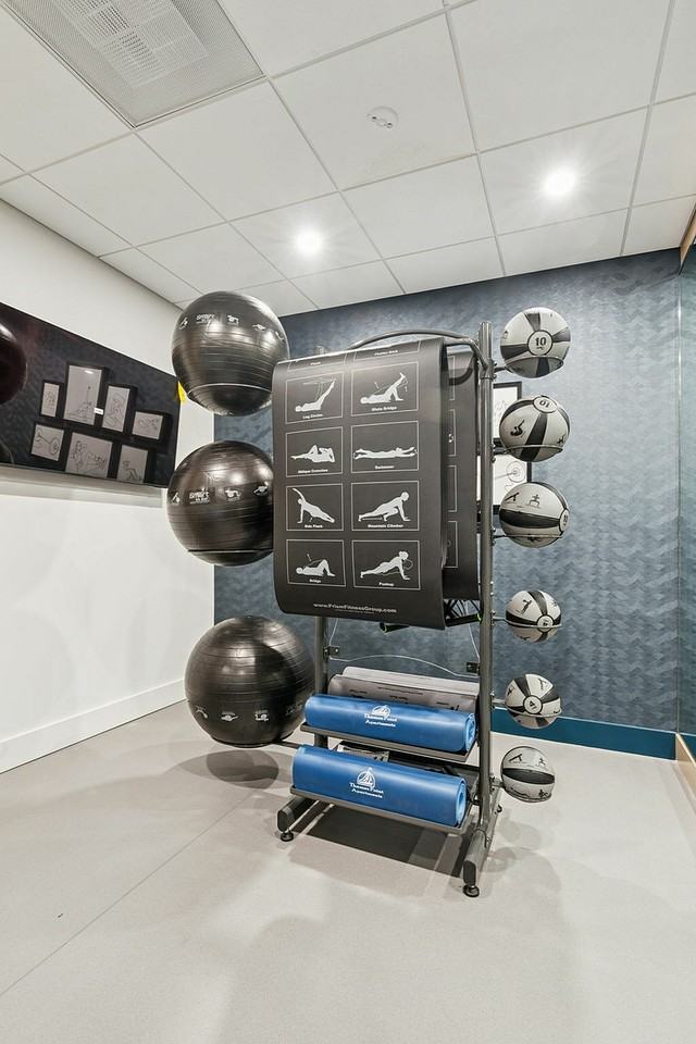 Thames Point - Photo 5 of 31