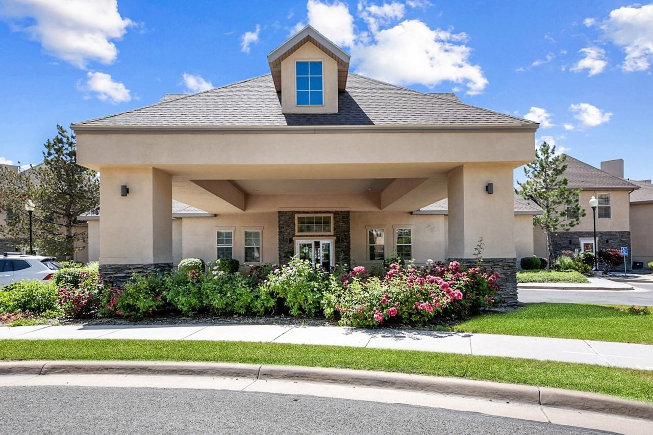 Rose Cove Apartment Homes - Photo 2 of 24