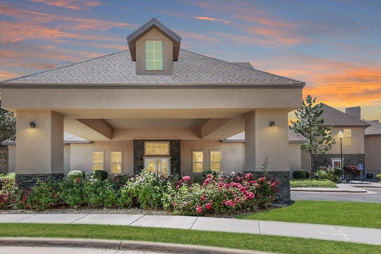 Rose Cove Apartment Homes - Photo 4 of 24