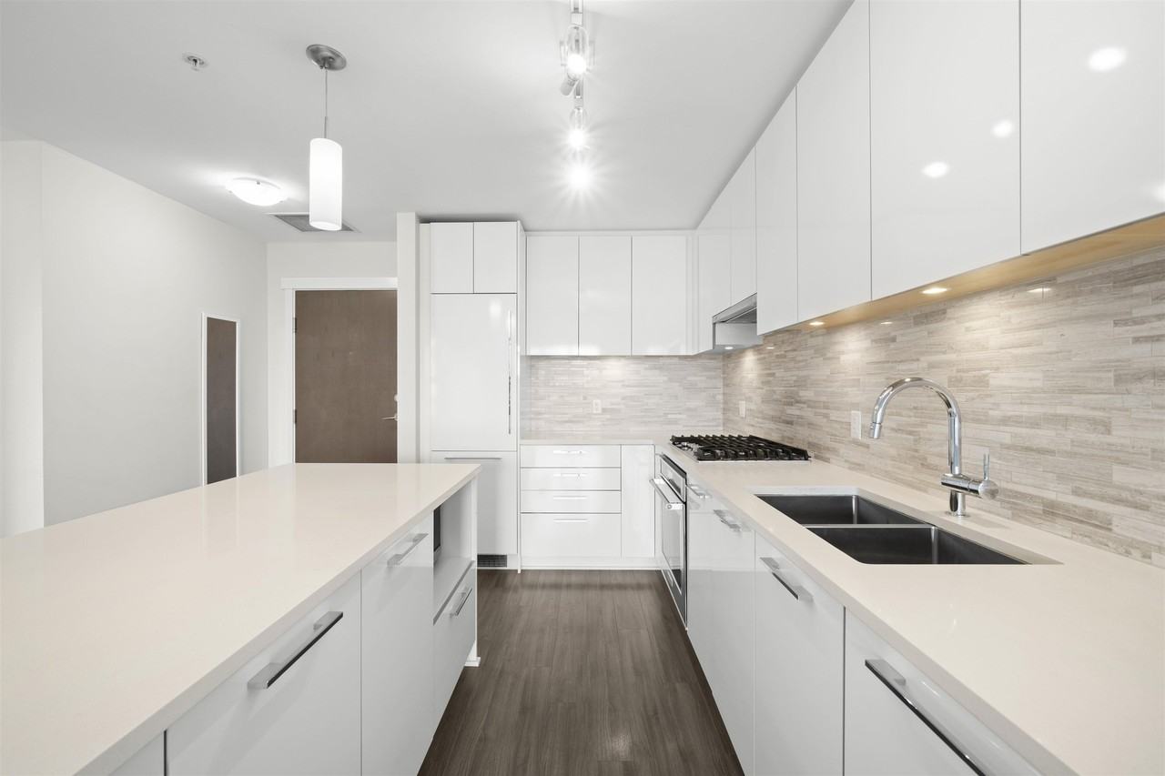 9551 Alexandra Road - Photo 3 of 19