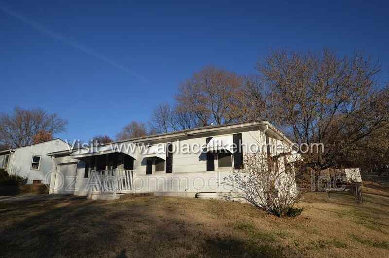 9811 Marsh Ave - Photo 3 of 27