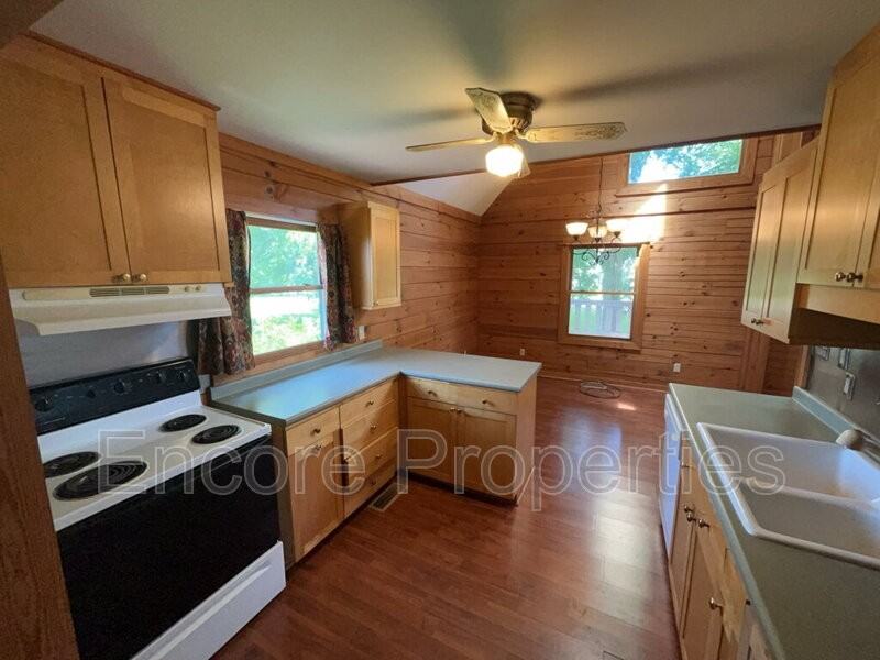 11981 Old Stage Rd - Photo 4 of 15