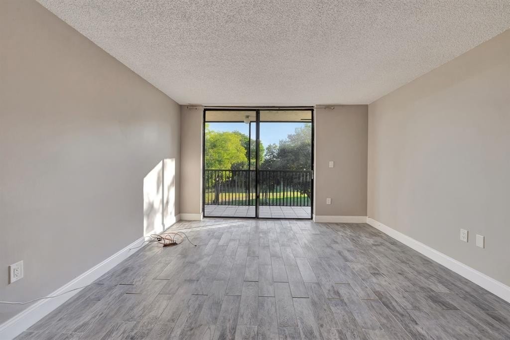 5530 Nw 44th St #410 - Photo 3 of 30