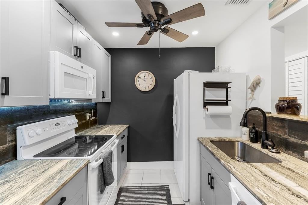 825 Nw 13th St #1130 - Photo 4 of 29