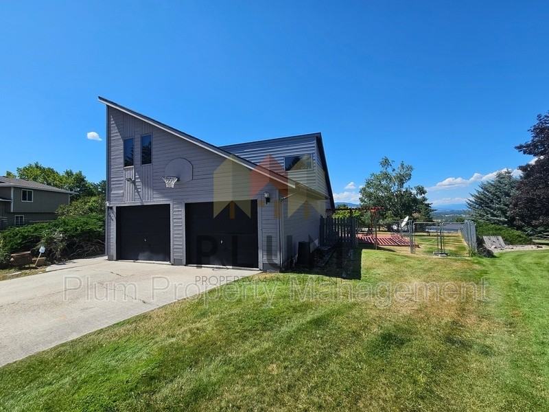 2422 56th St - Photo 3 of 36