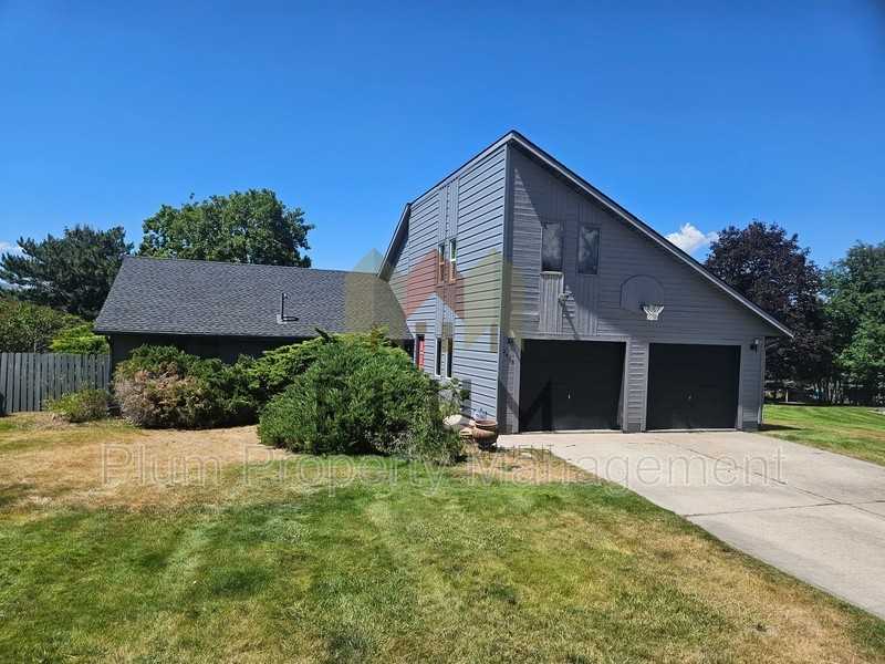 2422 56th St - Photo 4 of 36