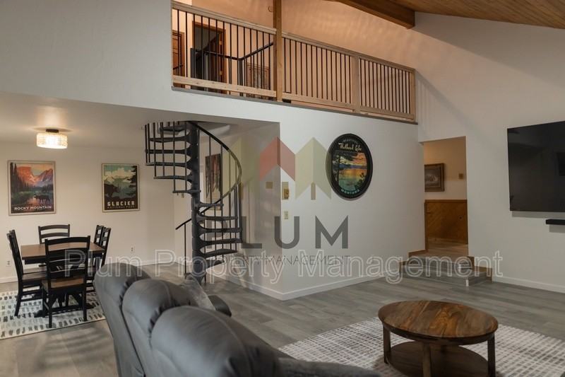 2422 56th St - Photo 5 of 36