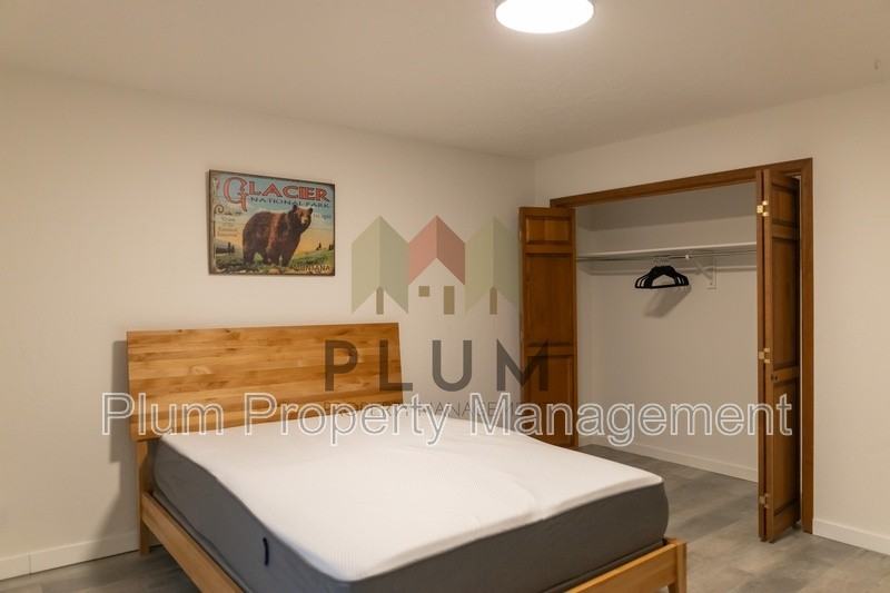 2422 56th St - Photo 6 of 36