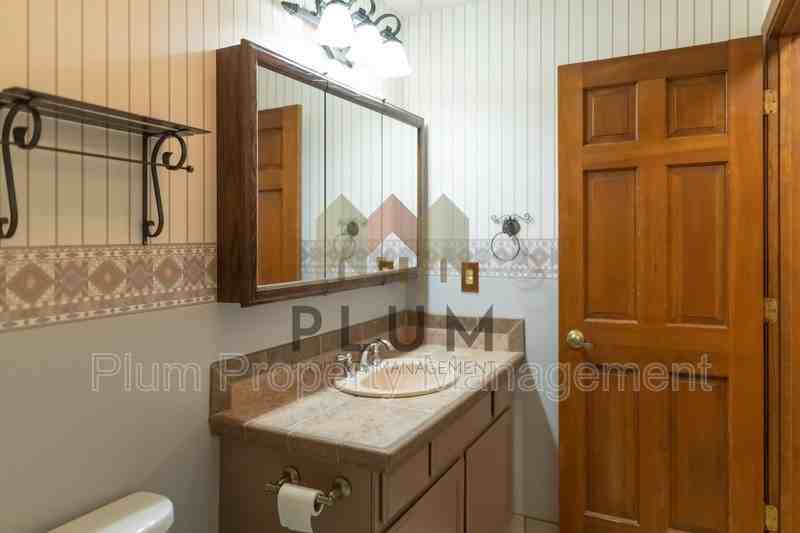 2422 56th St - Photo 7 of 36