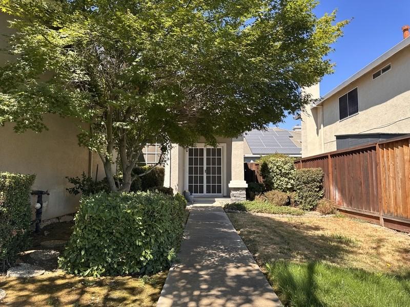 2645 Harlow St - Photo 3 of 35