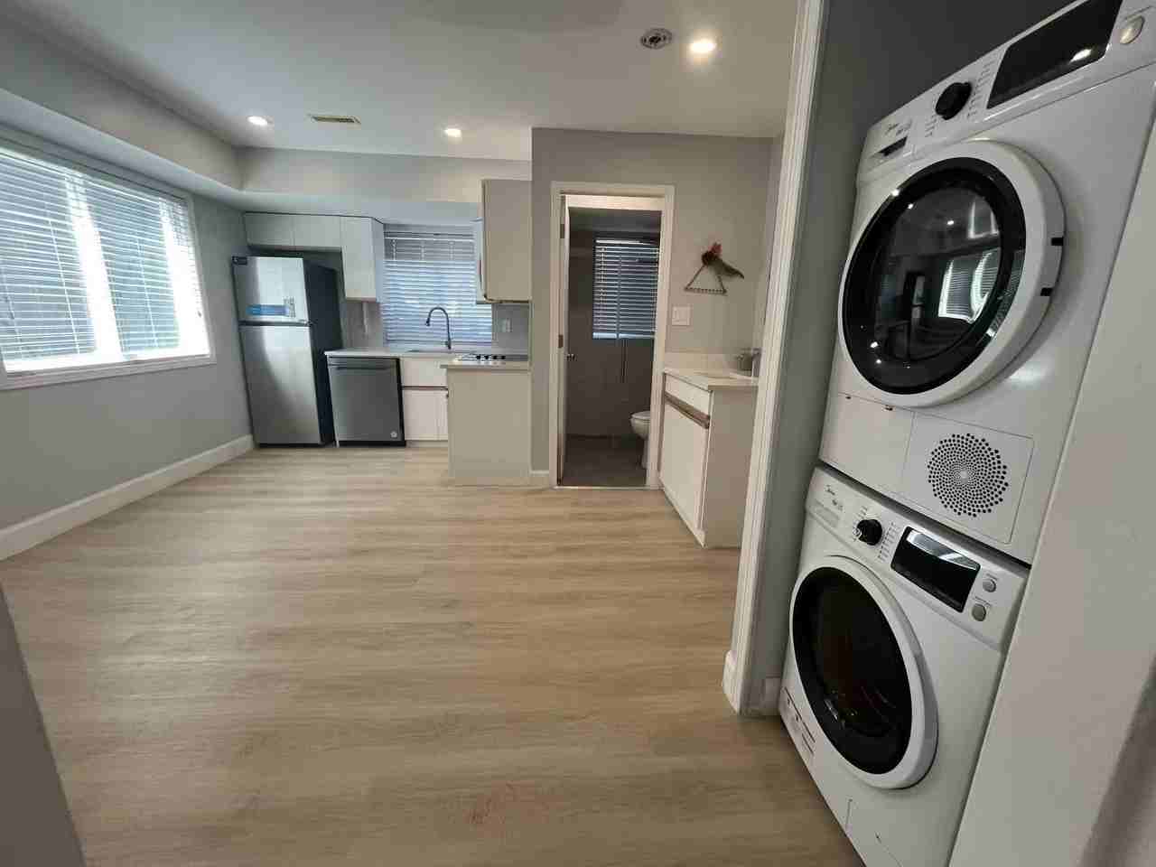 1418 El Camino Drive - Photo 2 of 8