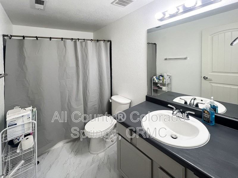 6168 Rocking Chair Ln - Photo 3 of 36