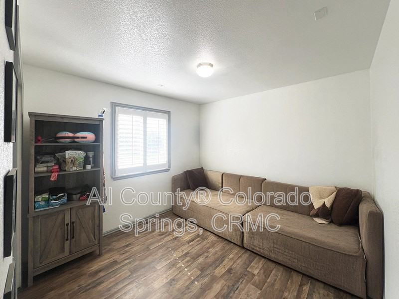 6168 Rocking Chair Ln - Photo 5 of 36