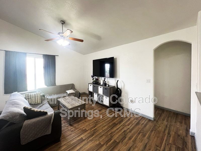 6168 Rocking Chair Ln - Photo 7 of 36