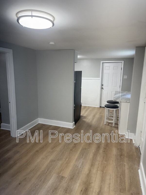 826 Azalea Ave - Photo 4 of 9