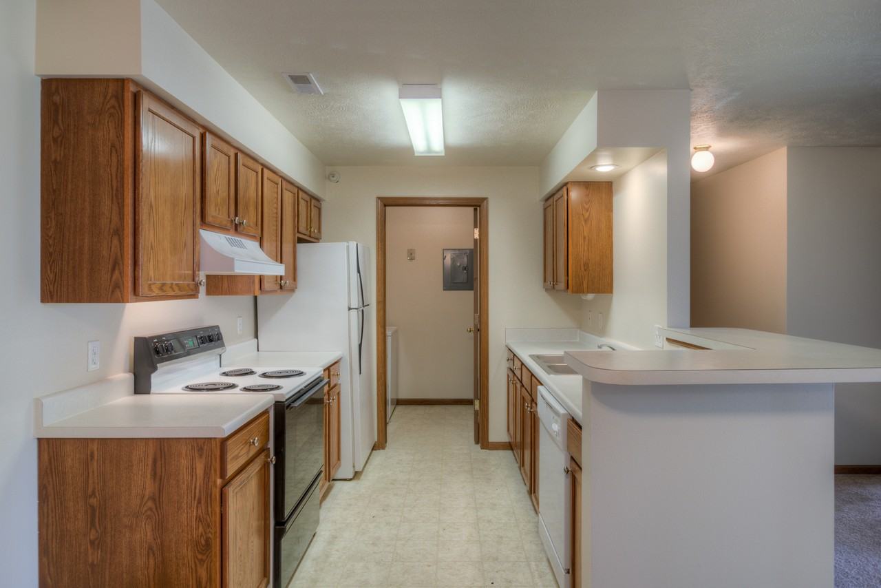 Huntington Apartments - Photo 4 of 25