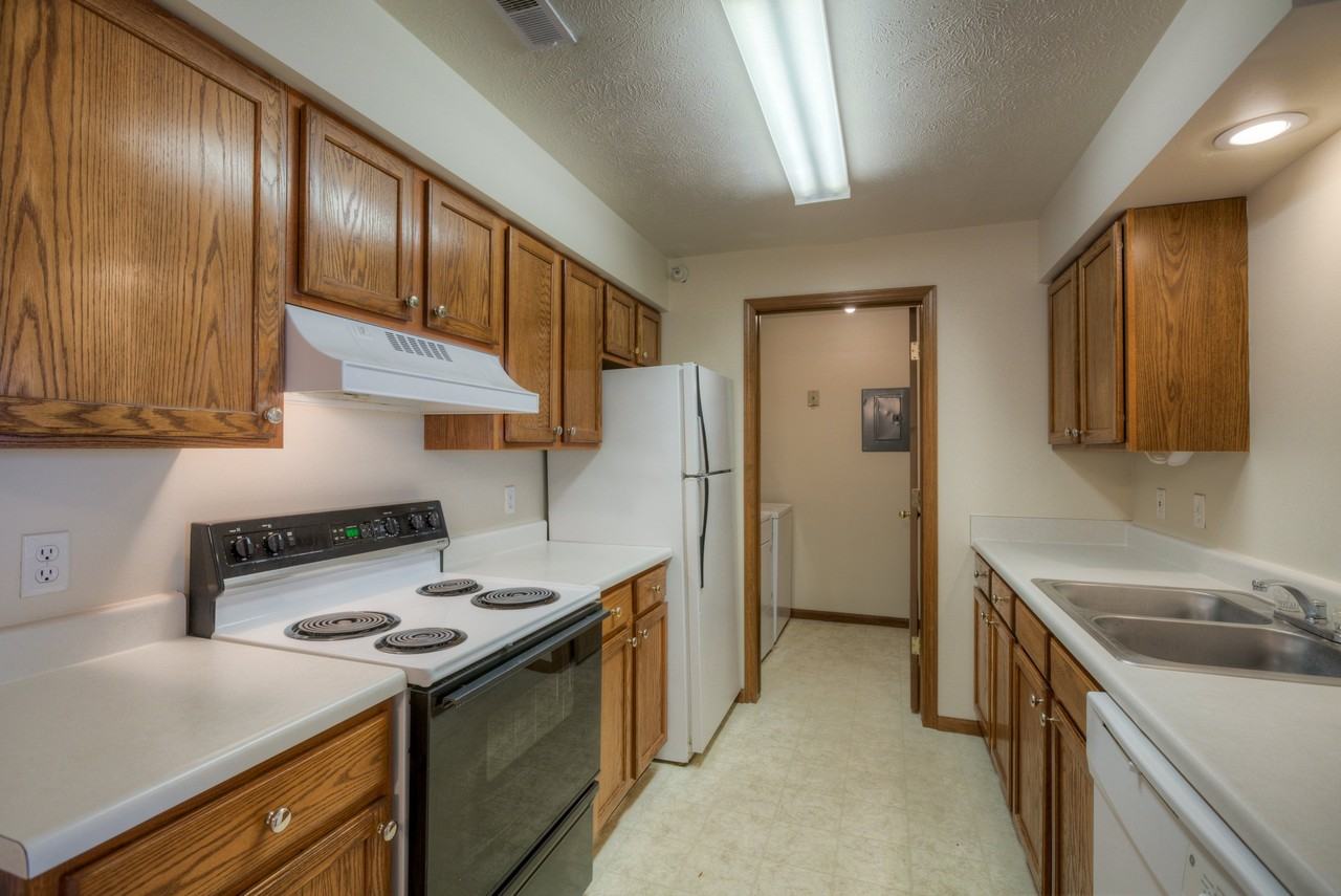 Huntington Apartments - Photo 7 of 25