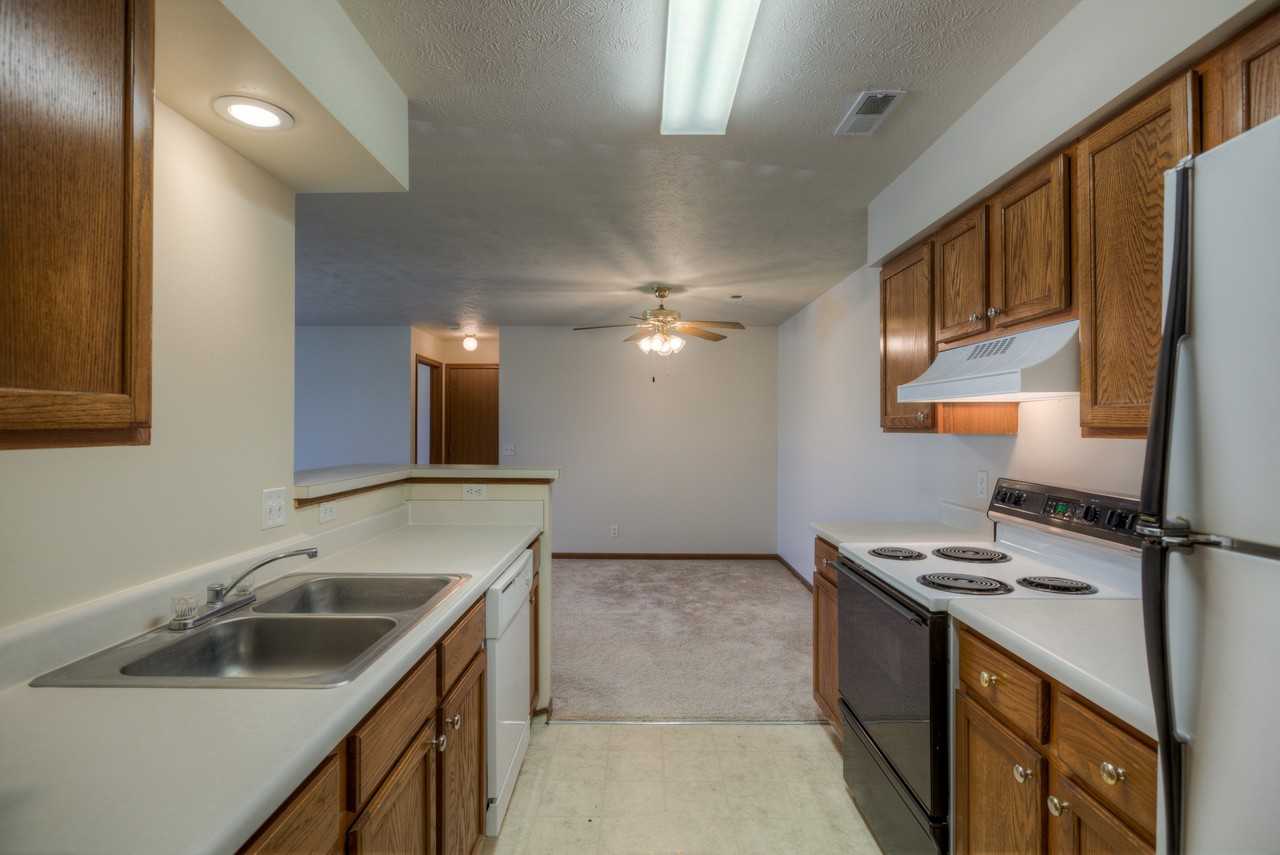 Huntington Apartments - Photo 6 of 25