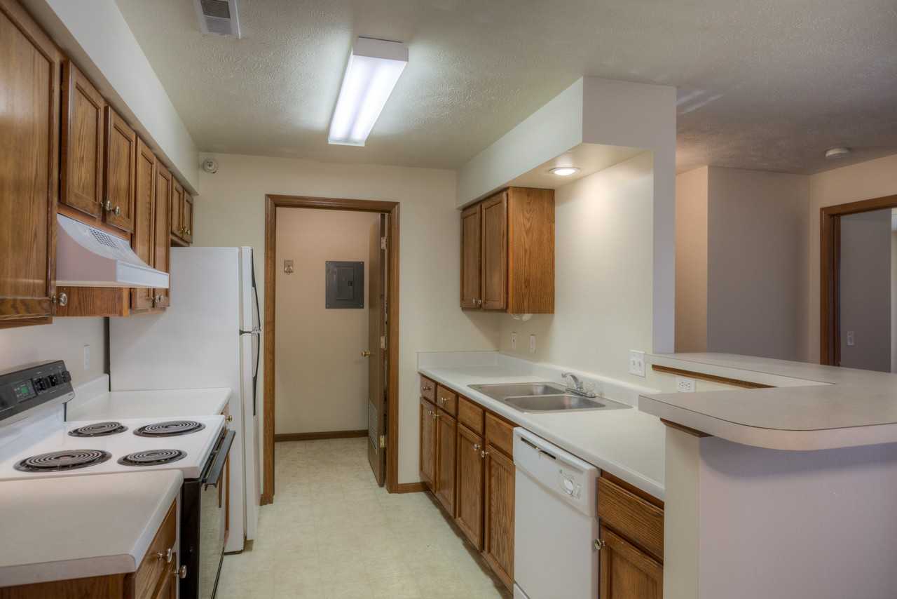 Huntington Apartments - Photo 5 of 25