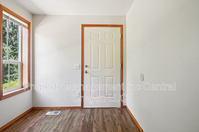 2110 Baines Blvd - Photo 2 of 18