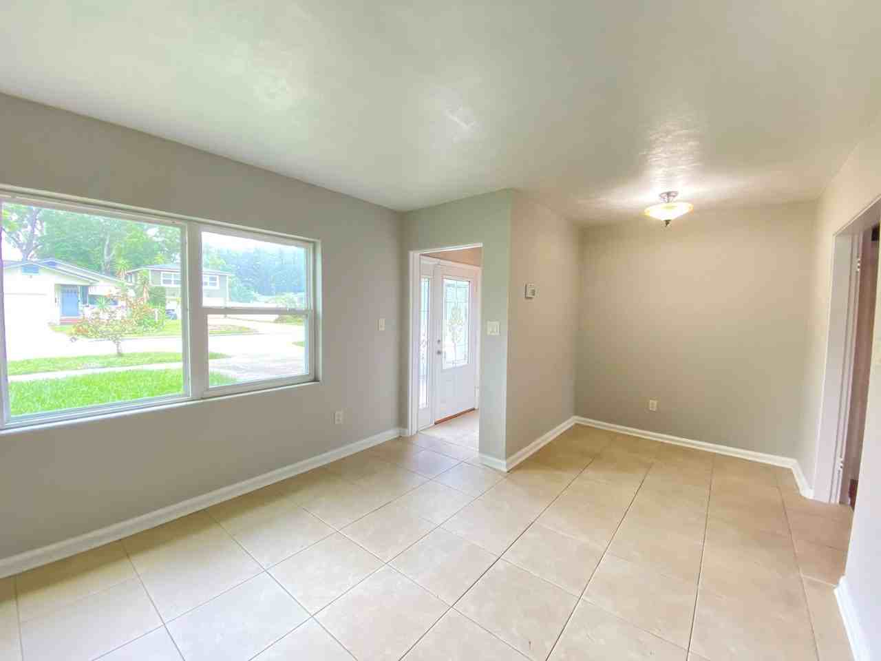 311 Altaloma Ave - Photo 2 of 41