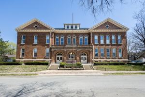 featured image of 415 N 41st Ave