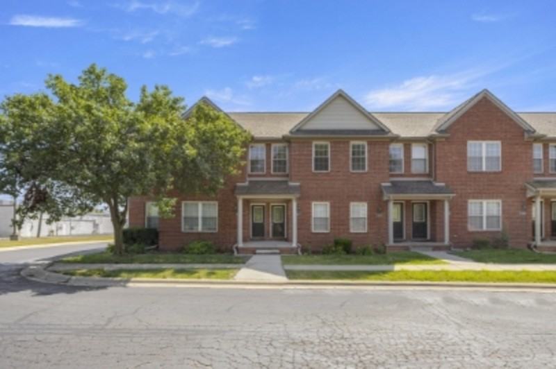 13017 Turnberry Ct - Photo 2 of 27