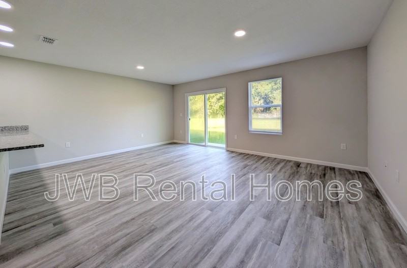 1116 Comanche St - Photo 6 of 19