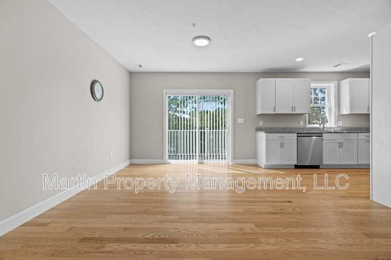 7 Gorham St #10 - Photo 3 of 17