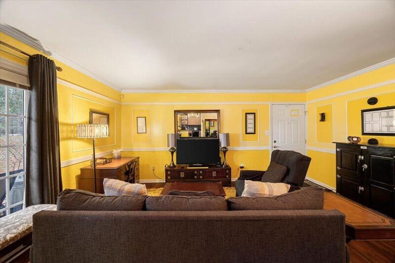 1504 Villa Ter #A - Photo 4 of 20