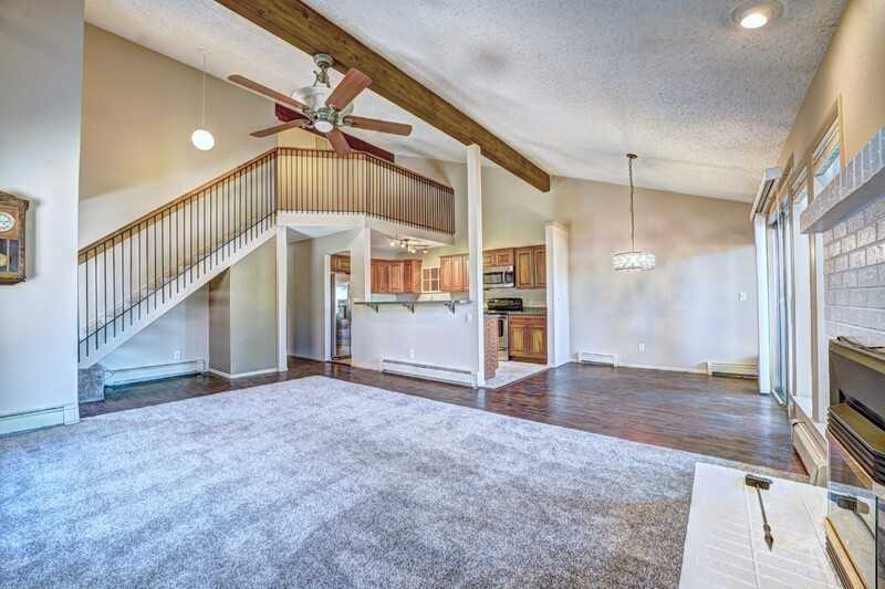 1155 Lakeside Dr - Photo 2 of 10
