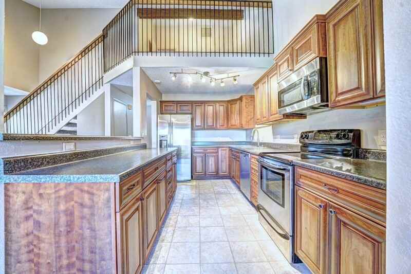 1155 Lakeside Dr - Photo 3 of 10