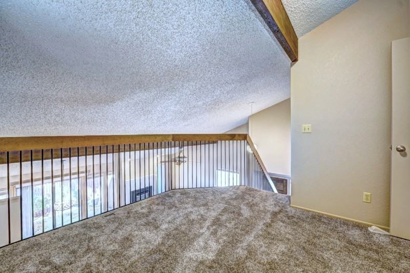 1155 Lakeside Dr - Photo 7 of 10