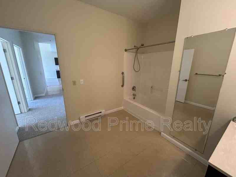 1318 19th Ave - Photo 2 of 17