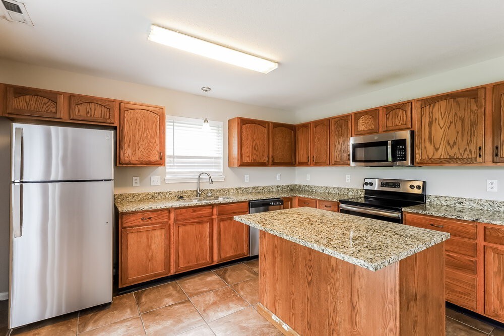 5714 Minden Dr - Photo 6 of 17