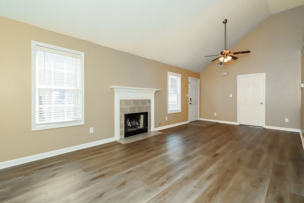 1072 Abington Ct - Photo 5 of 16