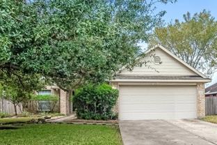 810 Courtside Dr E - Photo 1 of 1