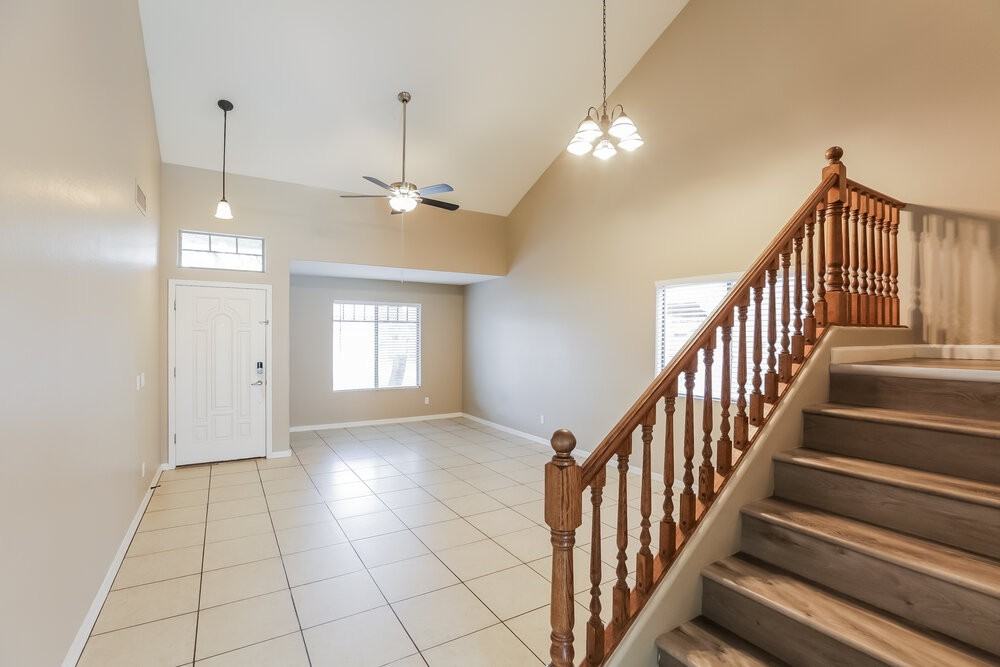10925 W Taft St - Photo 6 of 17