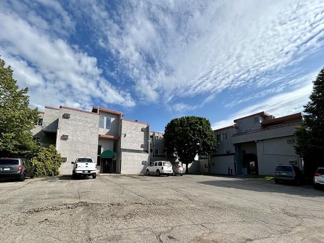 Stardust Apartments - Photo 5 of 43