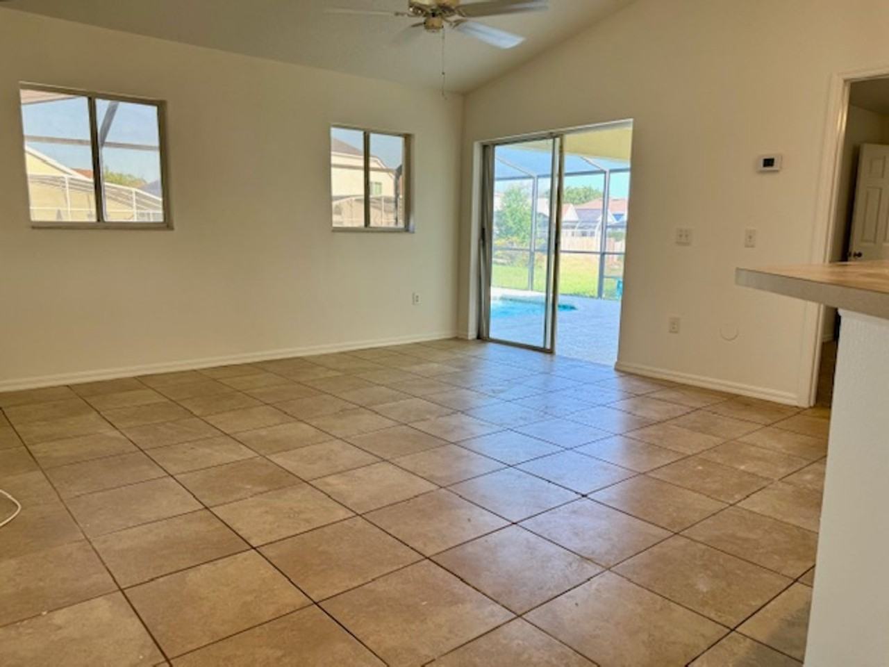 838 Hillcrest Dr - Photo 4 of 23