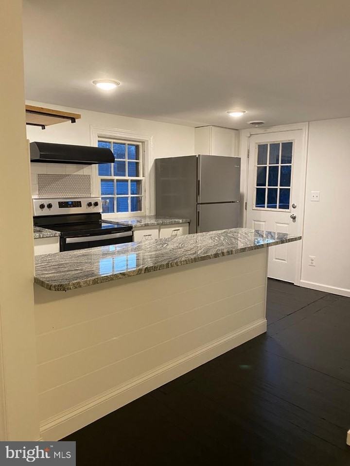 413 East Piedmont Street - Photo 3 of 5