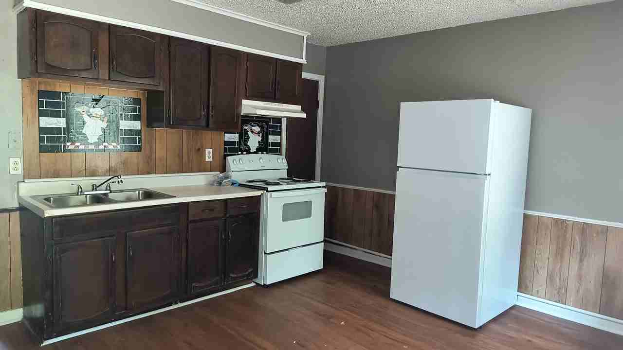 901 East 29th Avenue - Photo 2 of 12