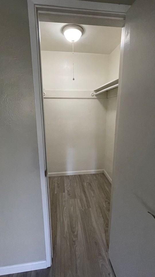 1800 Rexford Drive - Photo 7 of 24