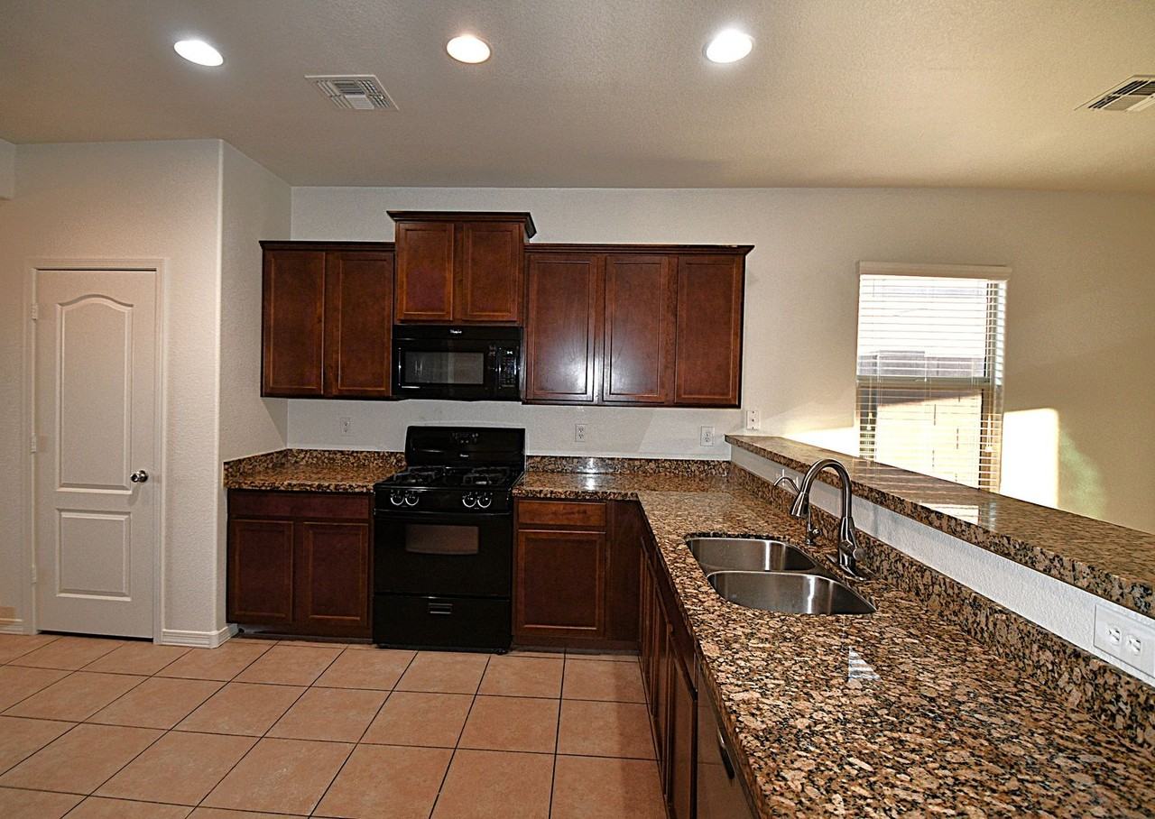 33050 N Falcon Trl - Photo 5 of 16